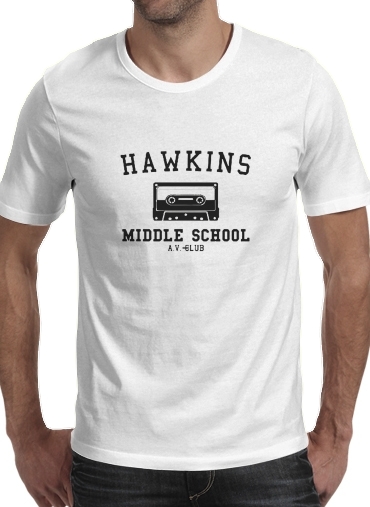  Hawkins Middle School AV Club K7 para Manga curta T-shirt homem em torno do pescoço
