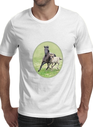  Horses, wild Duelmener ponies, mare and foal para Manga curta T-shirt homem em torno do pescoço