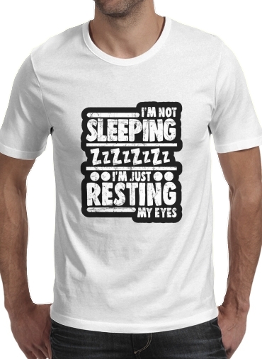  im not sleeping im just resting my eyes para Manga curta T-shirt homem em torno do pescoço