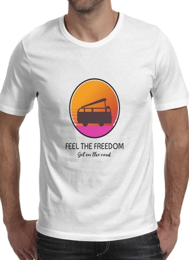  Feel The freedom on the road para Manga curta T-shirt homem em torno do pescoço